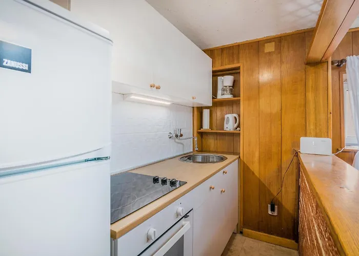 2 Bedroom Gorgeous In *