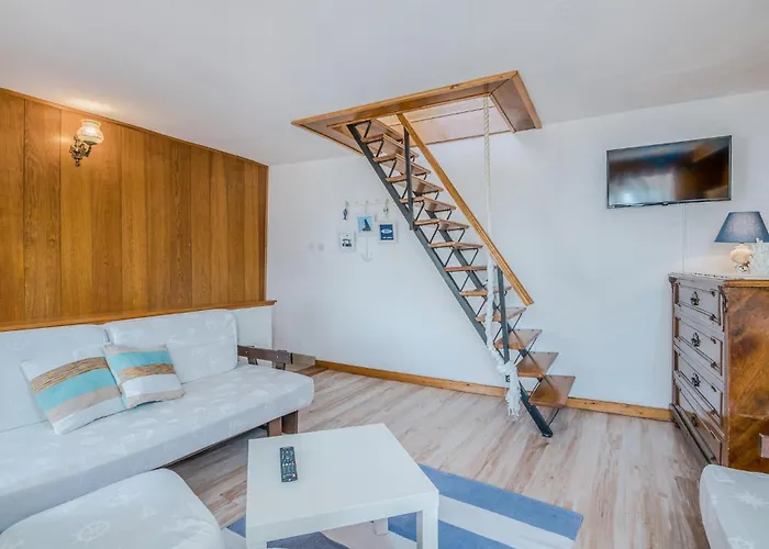 2 Bedroom Gorgeous In Dom wakacyjny Baška
