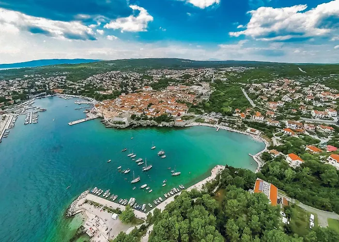 2 Bedroom Gorgeous In Dom wakacyjny Baška