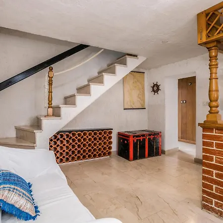2 Bedroom Gorgeous In Feriehus Baška