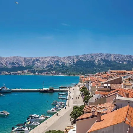 2 Bedroom Gorgeous In Feriehus Baška