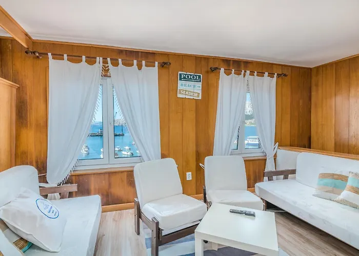 Dom wakacyjny 2 Bedroom Gorgeous In Baška