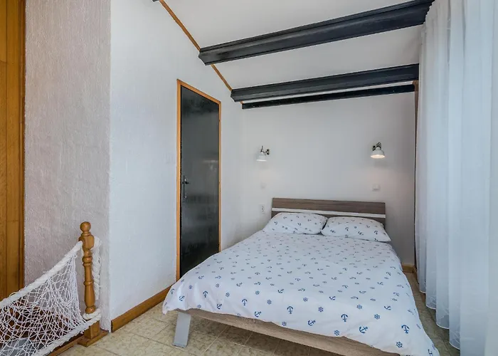 2 Bedroom Gorgeous In * Baška