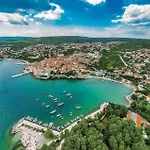 2 Bedroom Gorgeous In Casa vacanze Baška