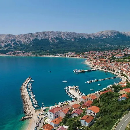 2 Bedroom Gorgeous In Baška