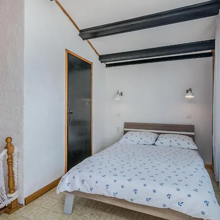 2 Bedroom Gorgeous In * Baška